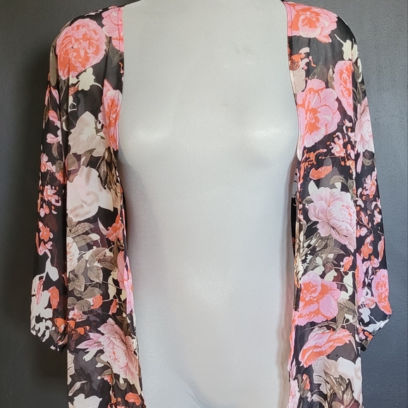 Sheer Floral Cardigan - Picture 2 of 2
